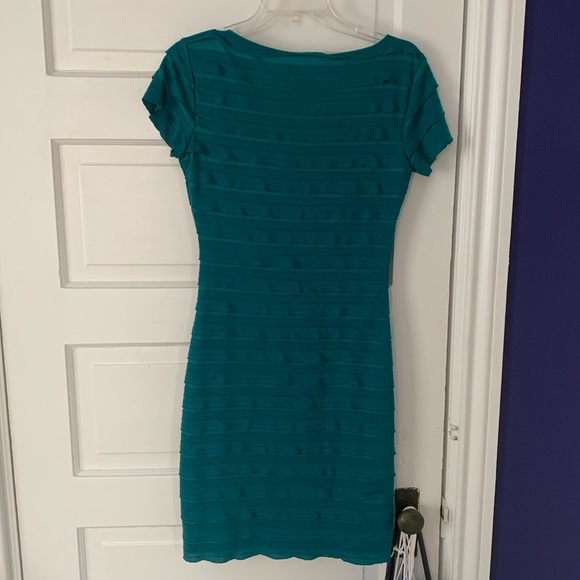 Turquoise fit dress - Picture 4 of 4